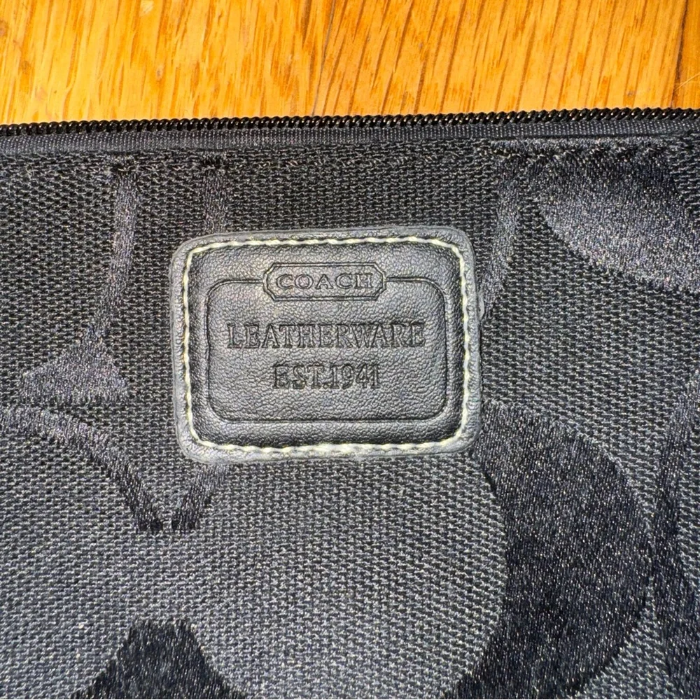 Coach Print Black Signature Wristlet - Picture 3 of 6